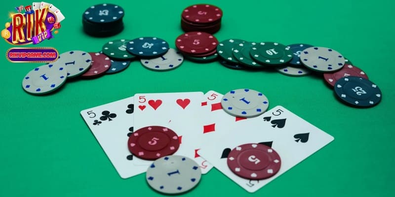 Stud Poker online Rikvip là gì và cách chơi?